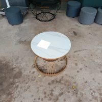 Bàn tròn nhỏ ໂຕະກົມນ້ອຍ